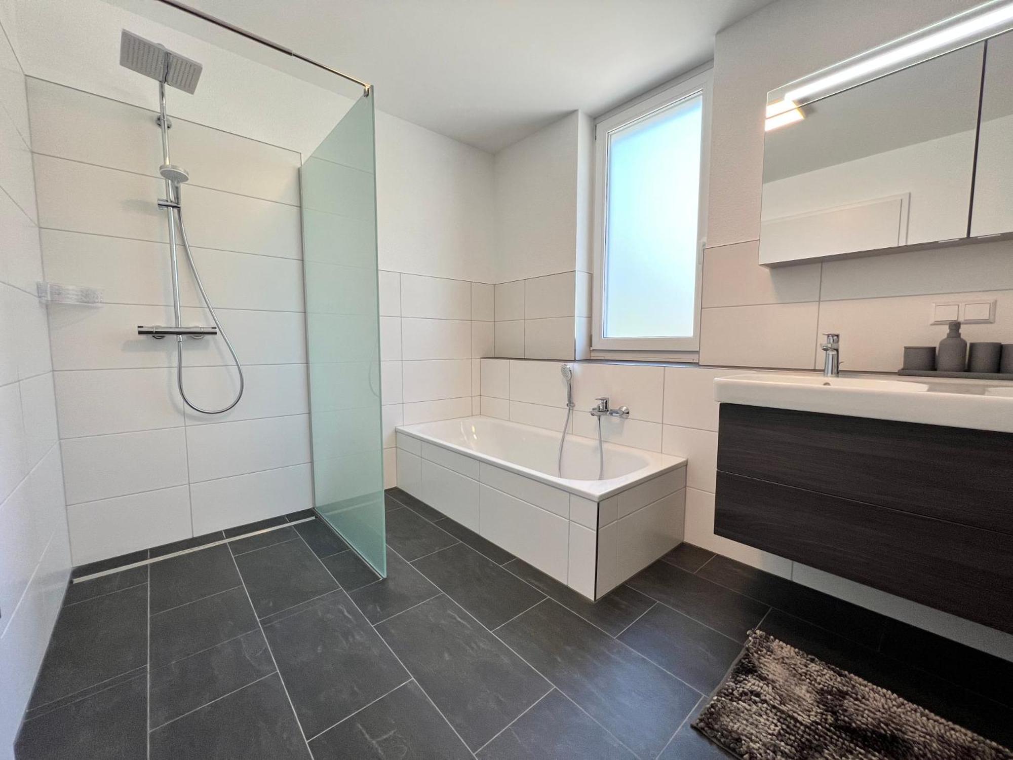 Neues Seeapartment อูเบอร์ลิงเงน ภายนอก รูปภาพ