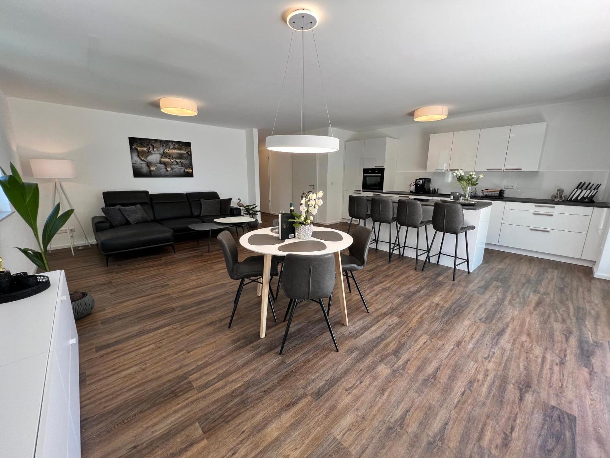 Neues Seeapartment อูเบอร์ลิงเงน ภายนอก รูปภาพ