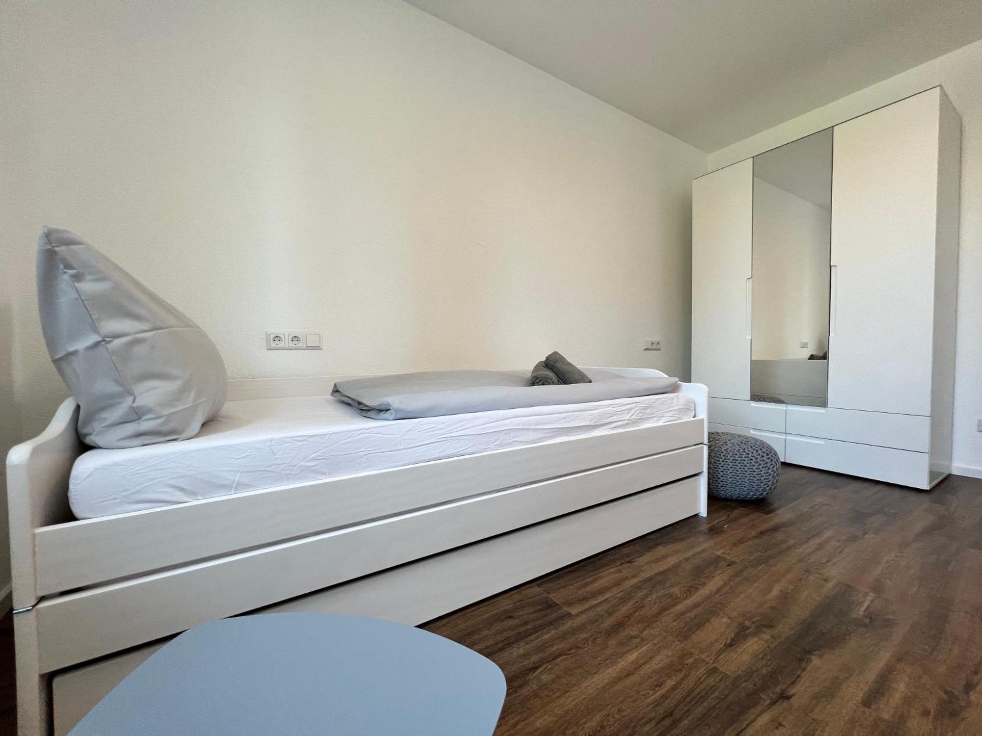 Neues Seeapartment อูเบอร์ลิงเงน ภายนอก รูปภาพ
